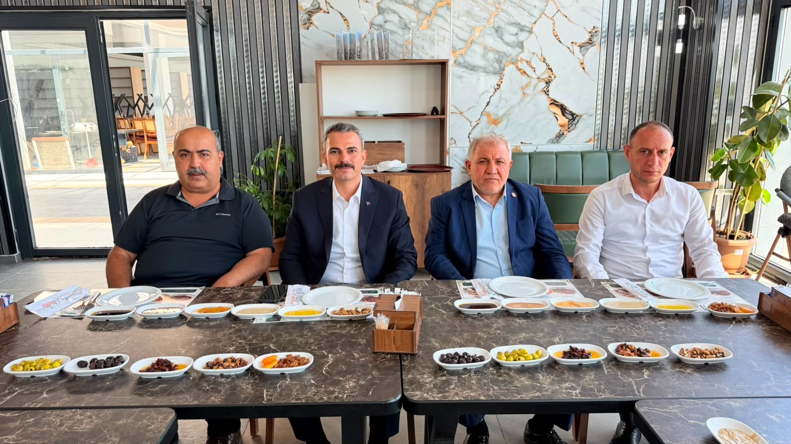 MHP Kahta İlçe Teşkilatı Yeni Yönetimini Tanıttı
